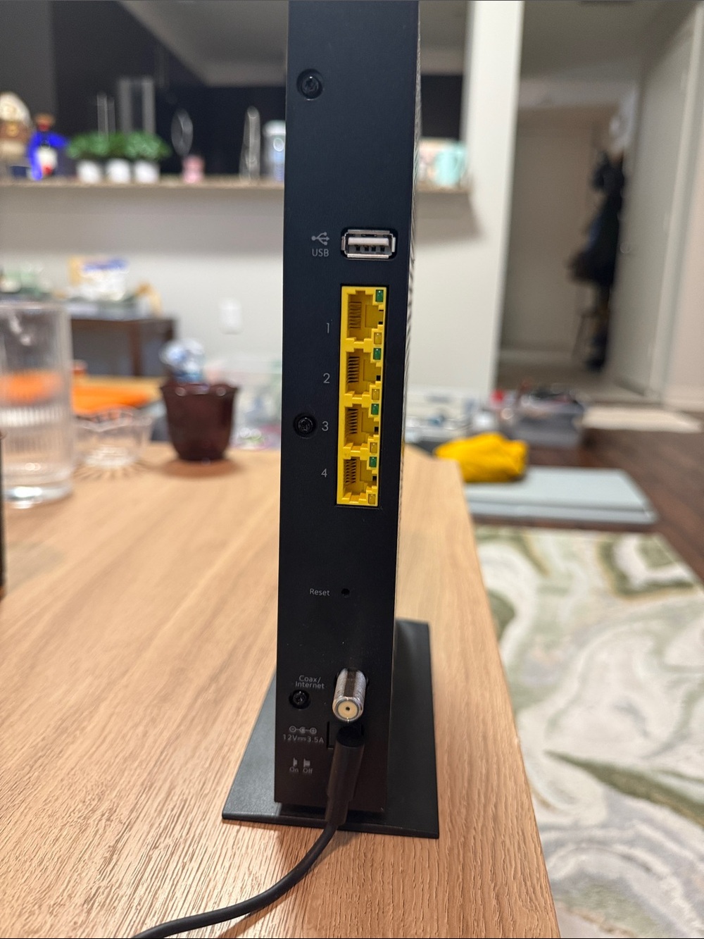 NETGEAR AC1750 Wi-Fi Cable Modem Router Combo C6300v2 - Picture 2 of 3